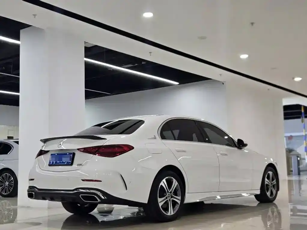 Mercedes-Benz C-Class — миниатюра 3