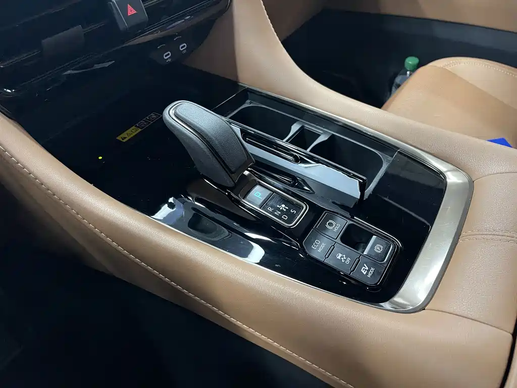 Toyota Vellfire — миниатюра 7