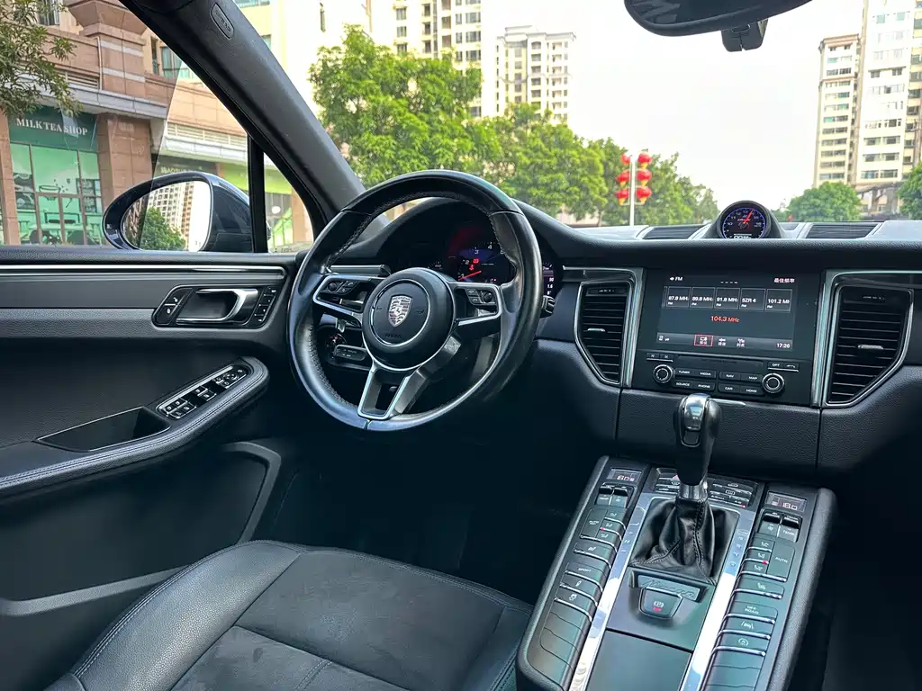 Porsche Macan — миниатюра 26