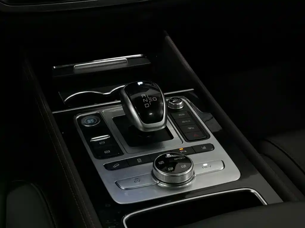 BYD Tang New Energy — миниатюра 13