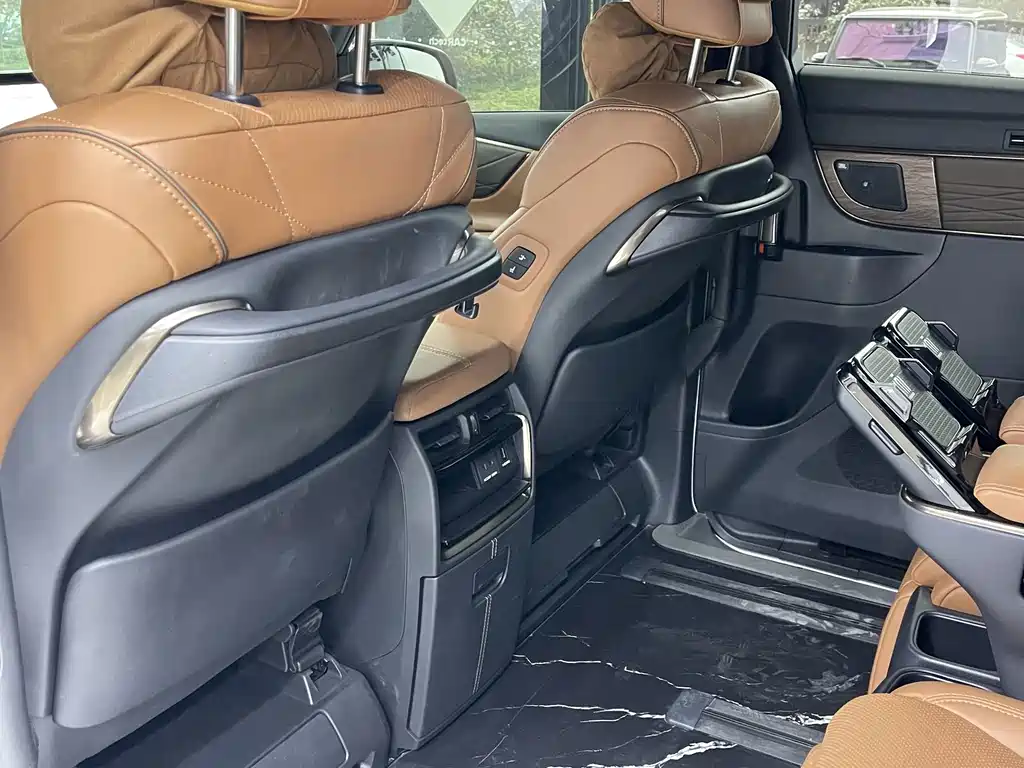 Toyota Vellfire — миниатюра 12