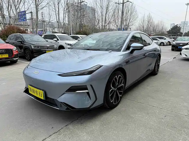 GEELY GALAXY GALAXY E8 2025