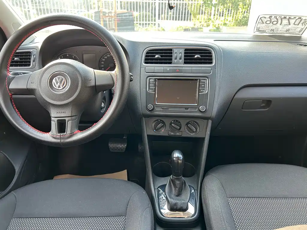 Volkswagen Polo — миниатюра 12