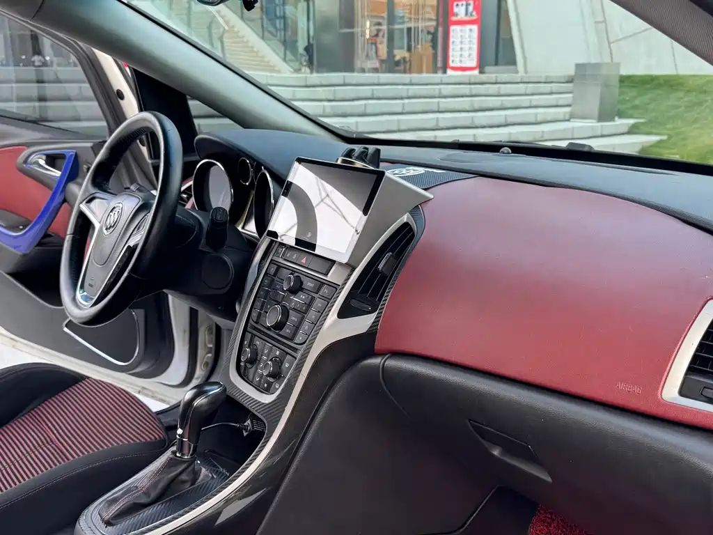 Buick Excelle — миниатюра 10