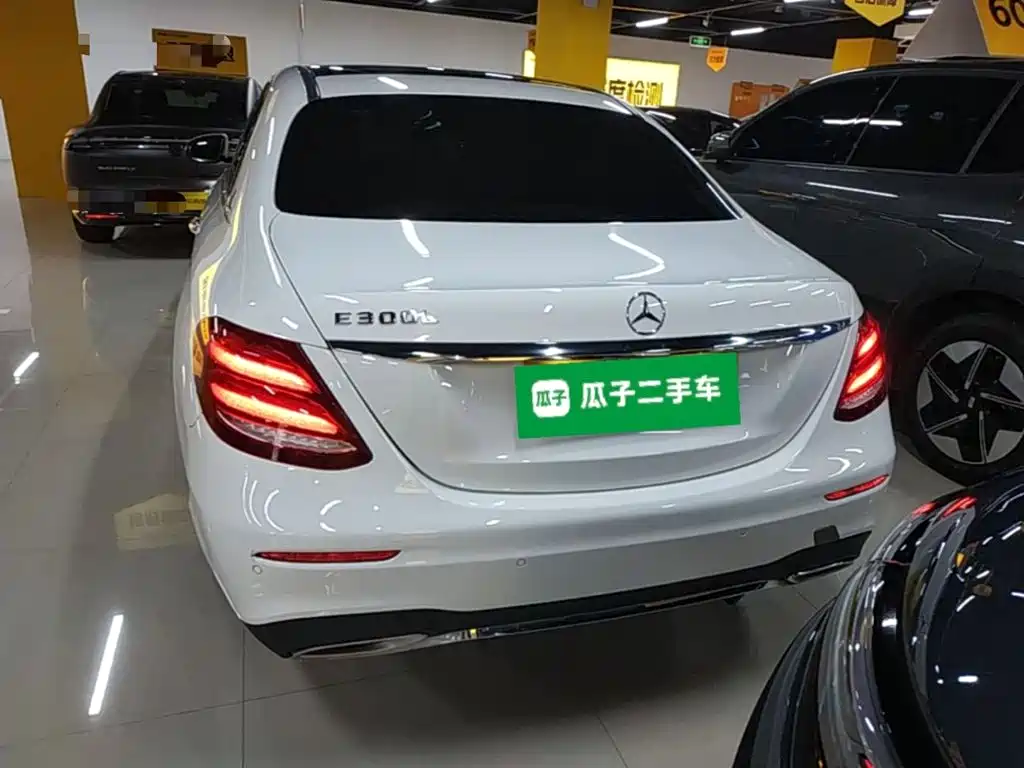 Mercedes-Benz E-Class — миниатюра 6