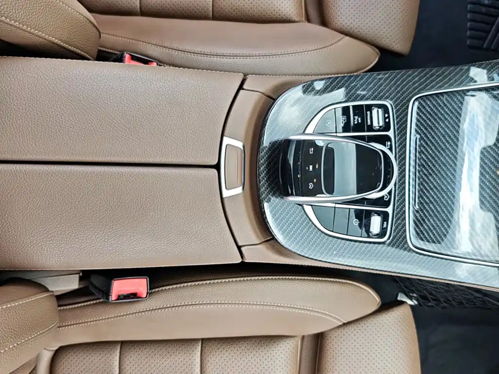 Mercedes-Benz E-Class — миниатюра 4