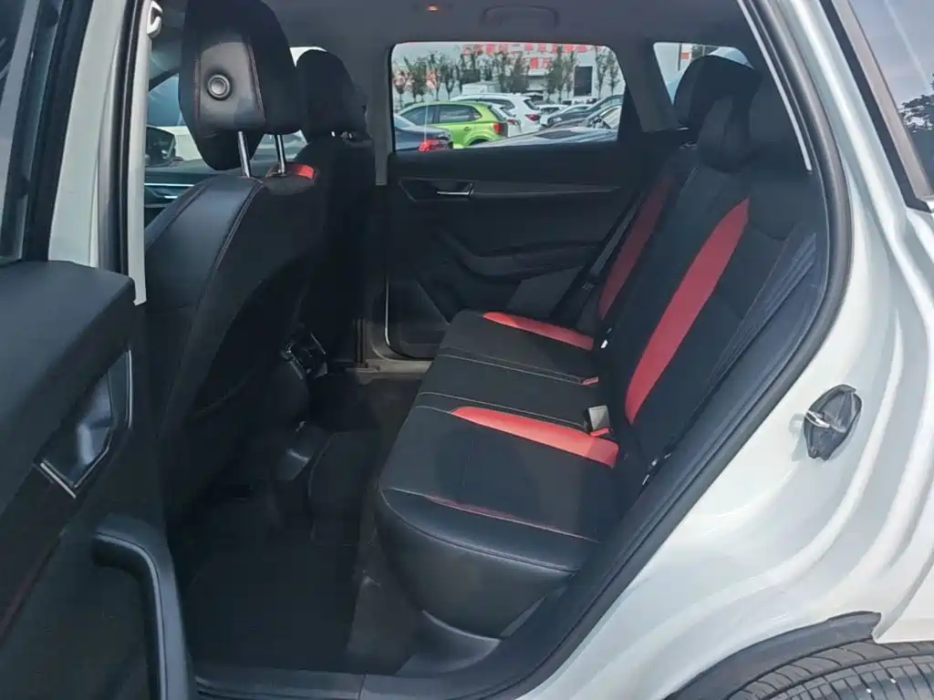 Skoda Karoq — миниатюра 17