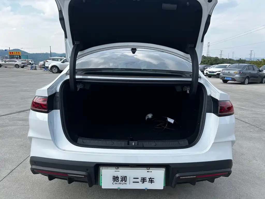BYD Qin L — миниатюра 10