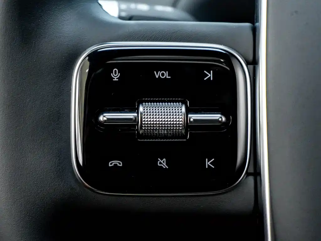 Li Auto Li L8 — миниатюра 19