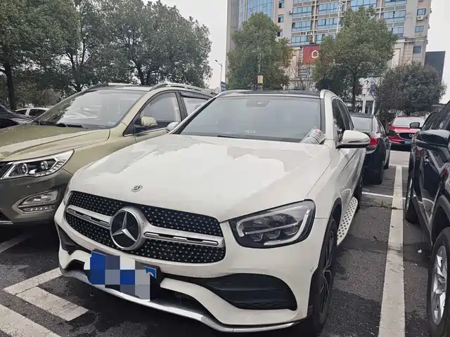 MERCEDES-BENZ GLC