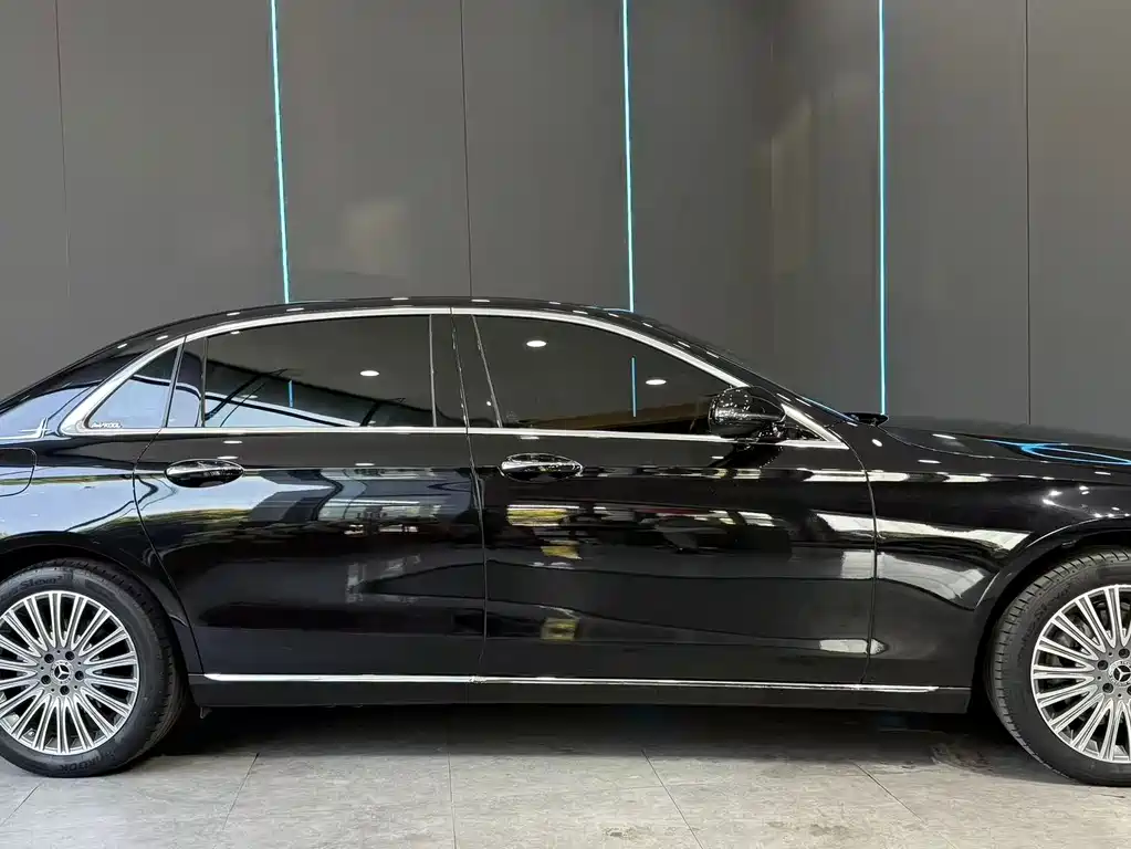 Mercedes-Benz E-Class — миниатюра 4