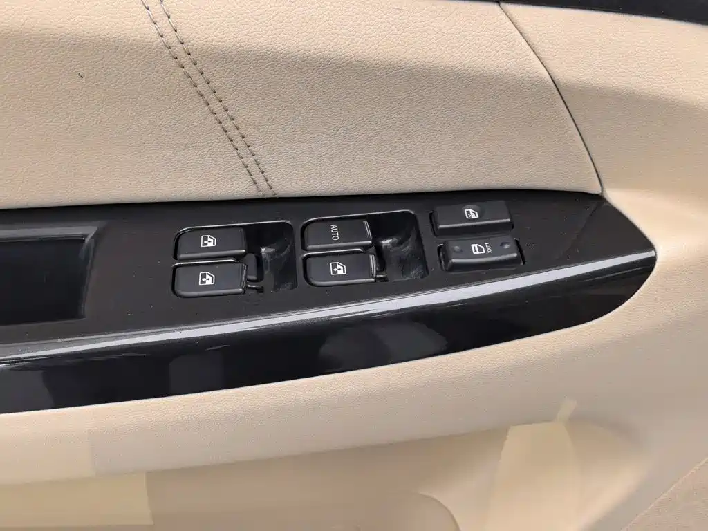 Changan Eado — миниатюра 9