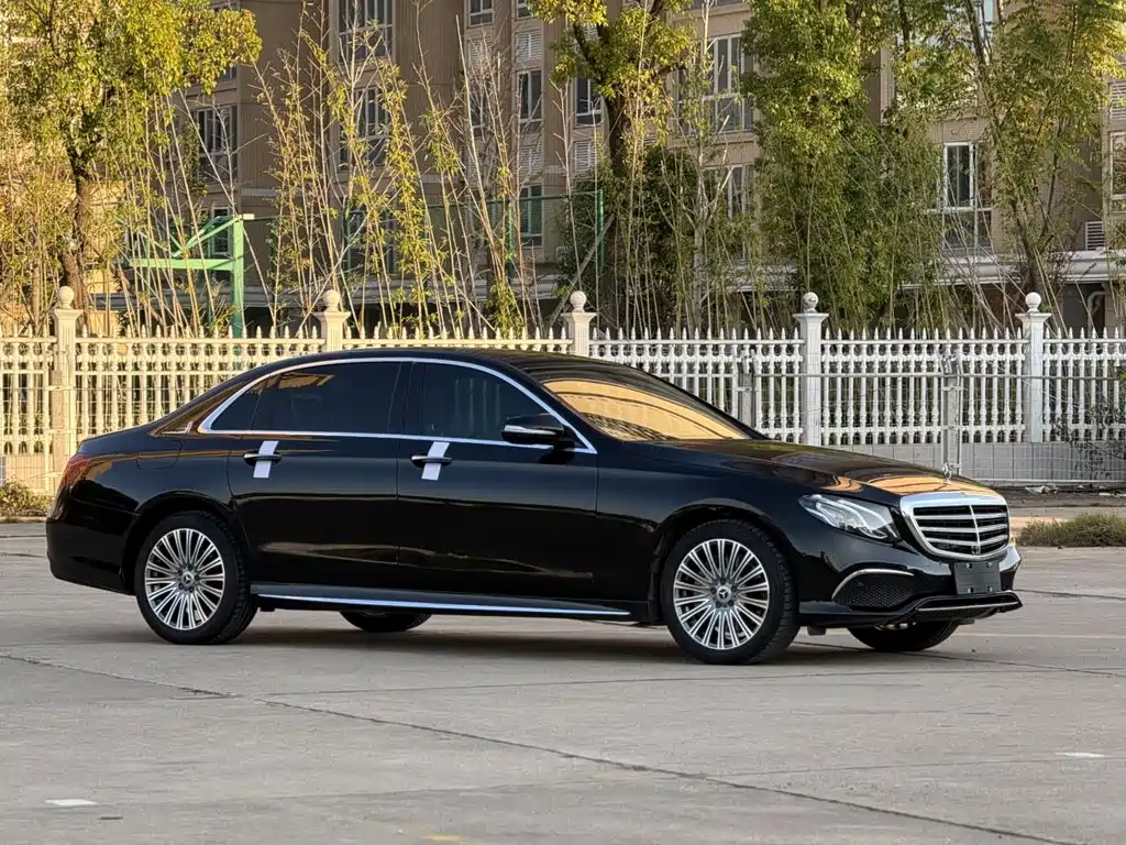 MERCEDES-BENZ E CLASS