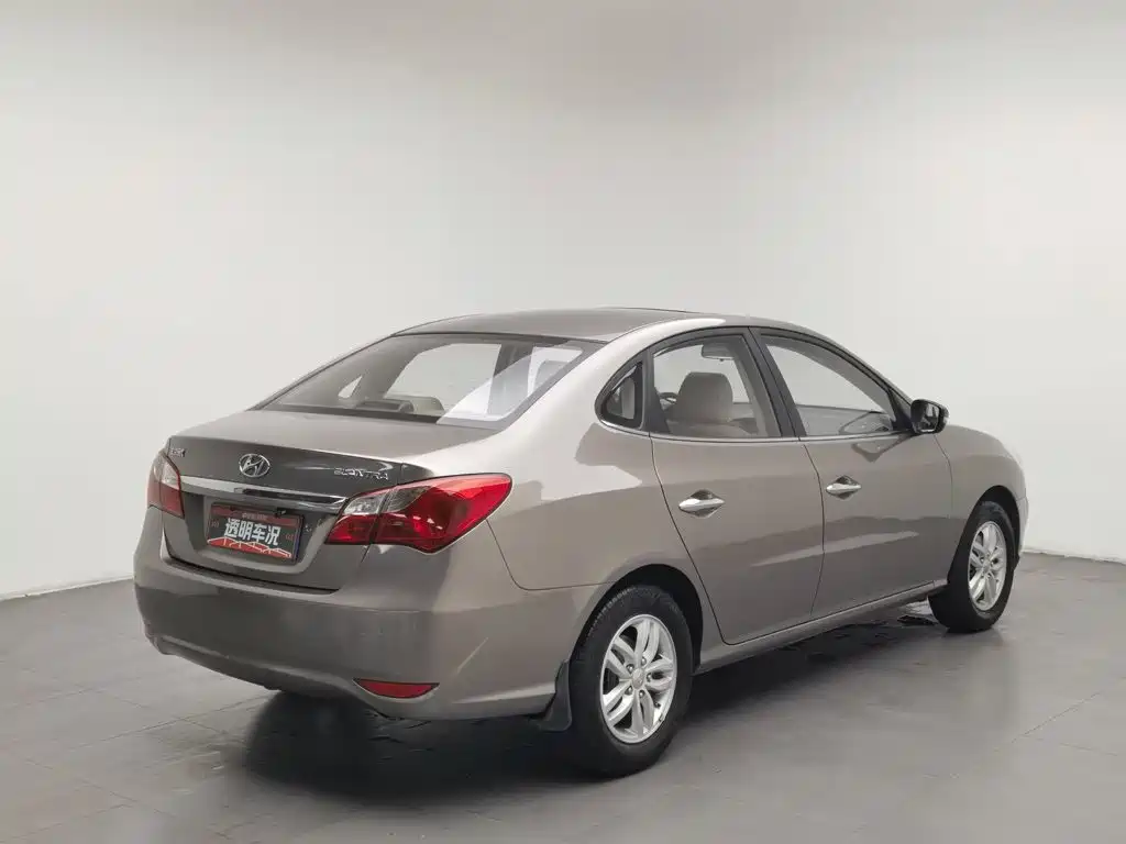 Hyundai Elantra — миниатюра 2