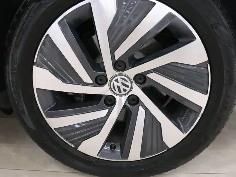 Volkswagen Passat PHEV — миниатюра 19