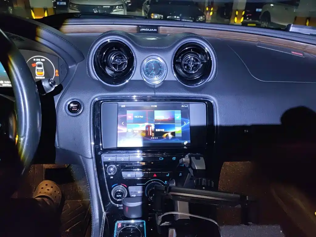 Jaguar XJ — миниатюра 14