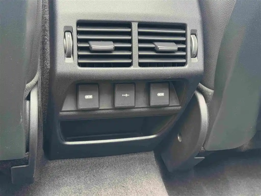 Land Rover Discovery Sport — миниатюра 12