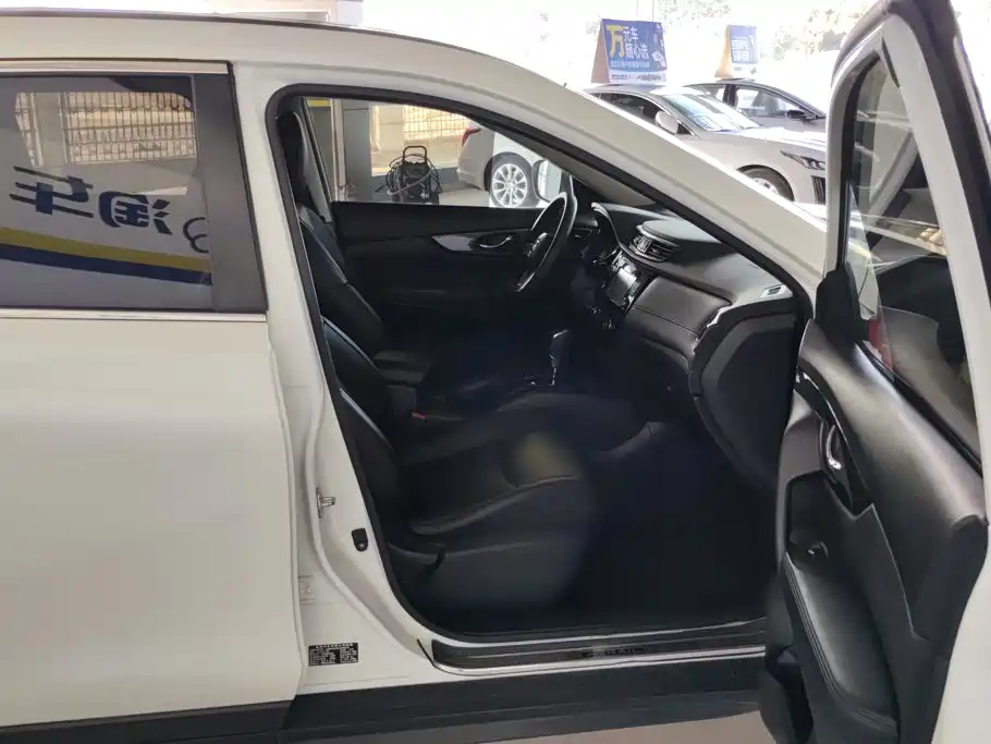 Nissan X-Trail — миниатюра 8