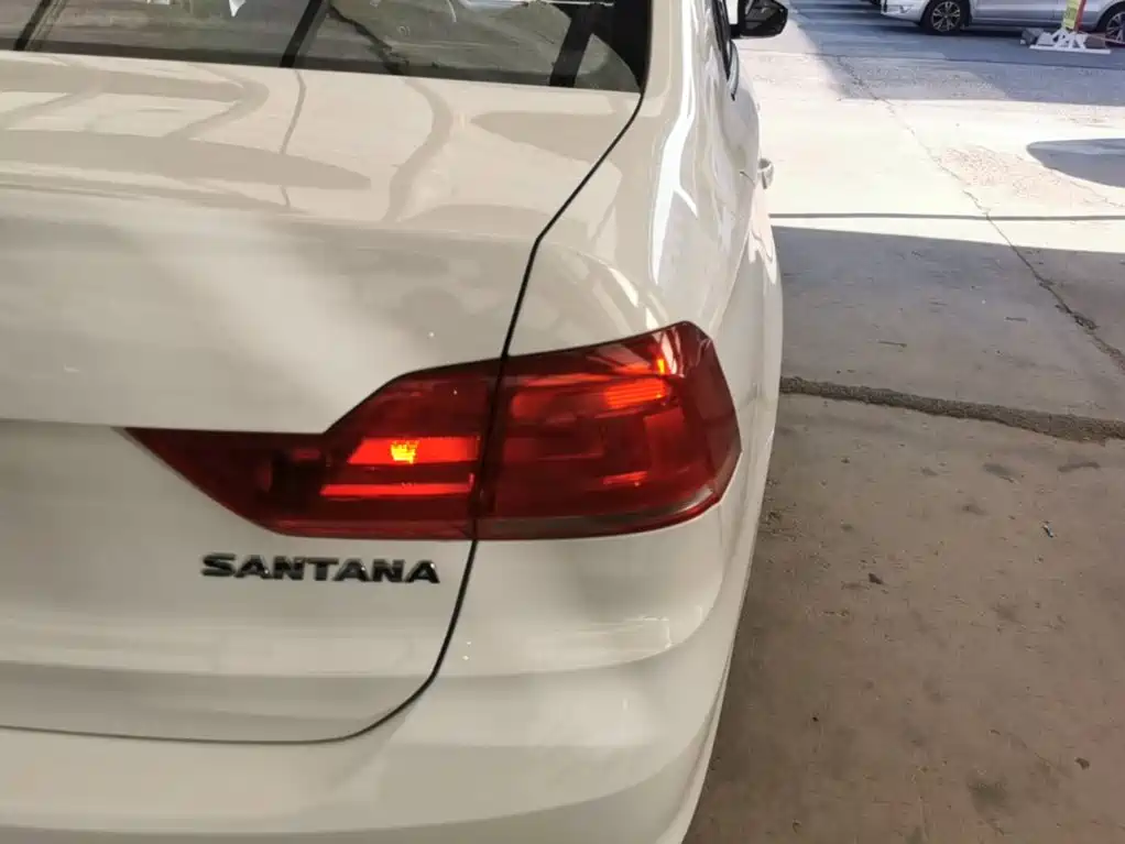 Volkswagen Santana — миниатюра 8