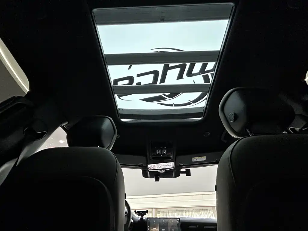 Land Rover Defender — миниатюра 19