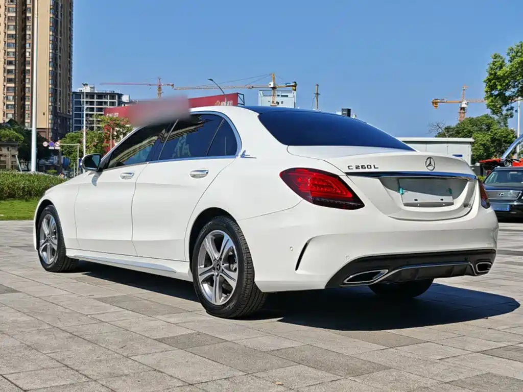 Mercedes-Benz C-Class — миниатюра 11