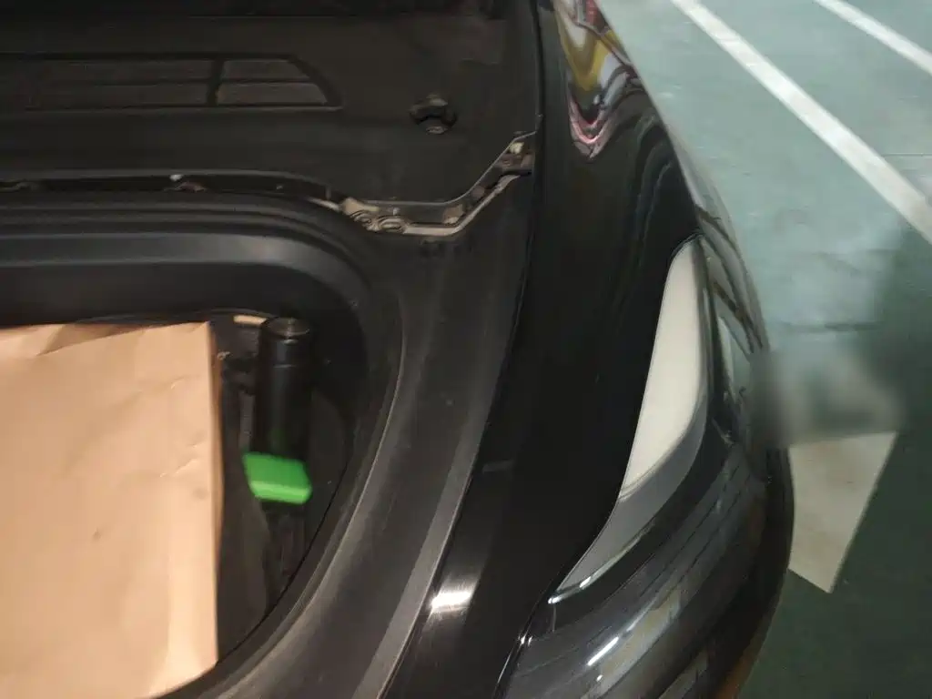 Tesla Model Y — миниатюра 20