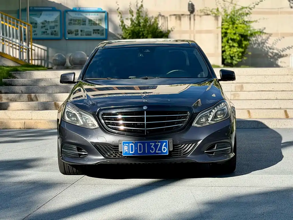 Mercedes-Benz E-Class — миниатюра 2