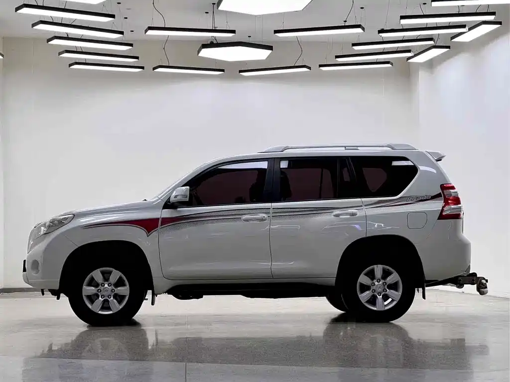 TOYOTA PRADO
