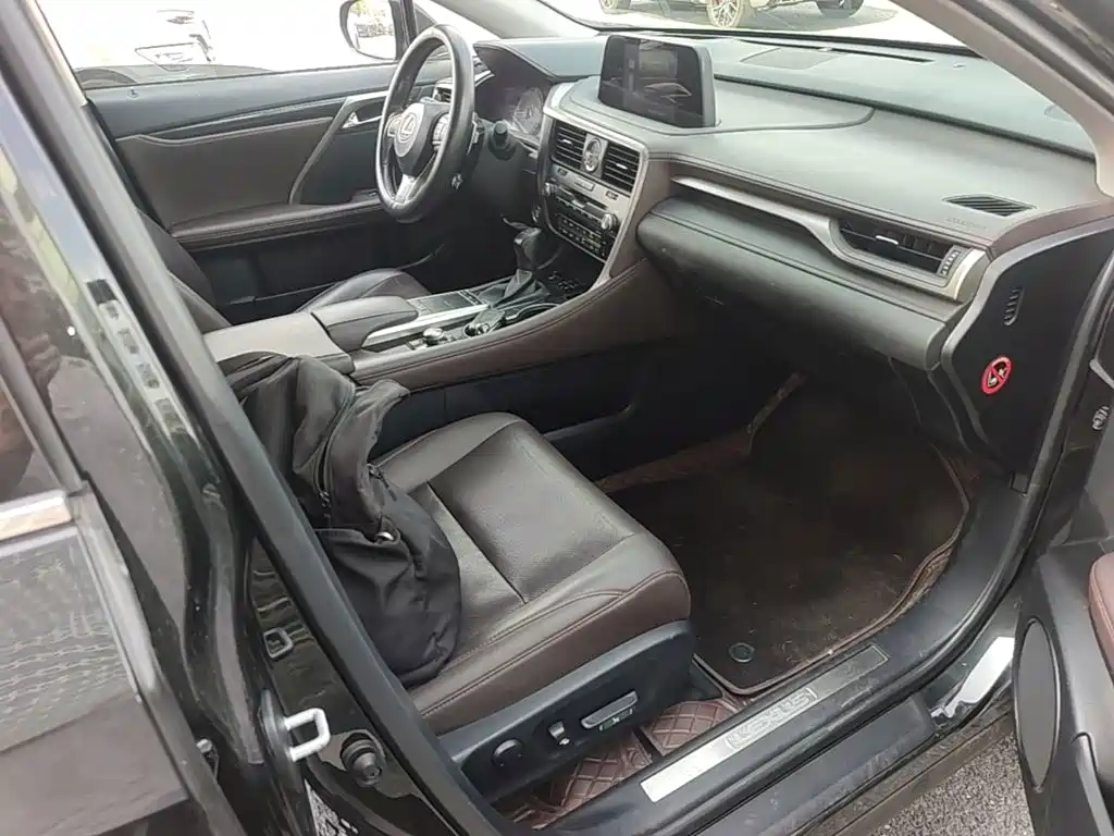 Lexus RX — миниатюра 9