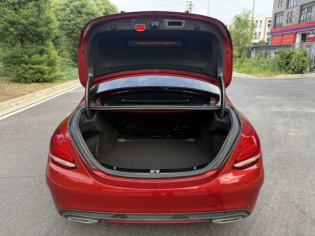Mercedes-Benz C-Class — миниатюра 12