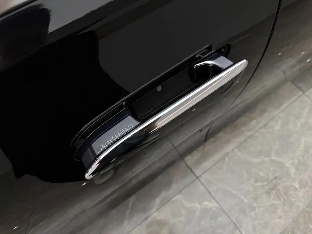 Mercedes-Benz S-Class — миниатюра 19