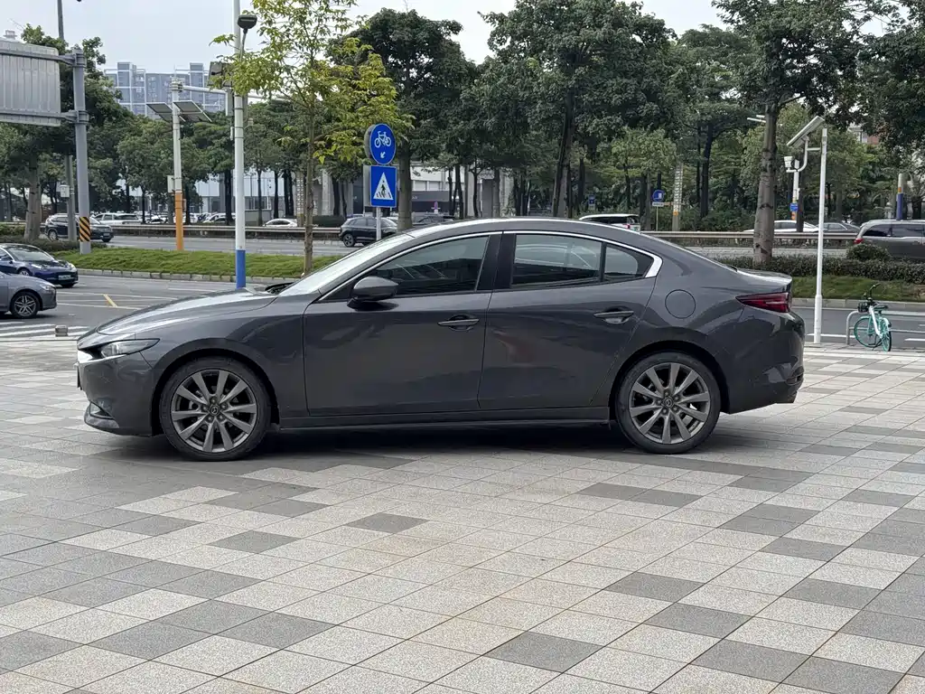 Mazda 3 Axela — миниатюра 9