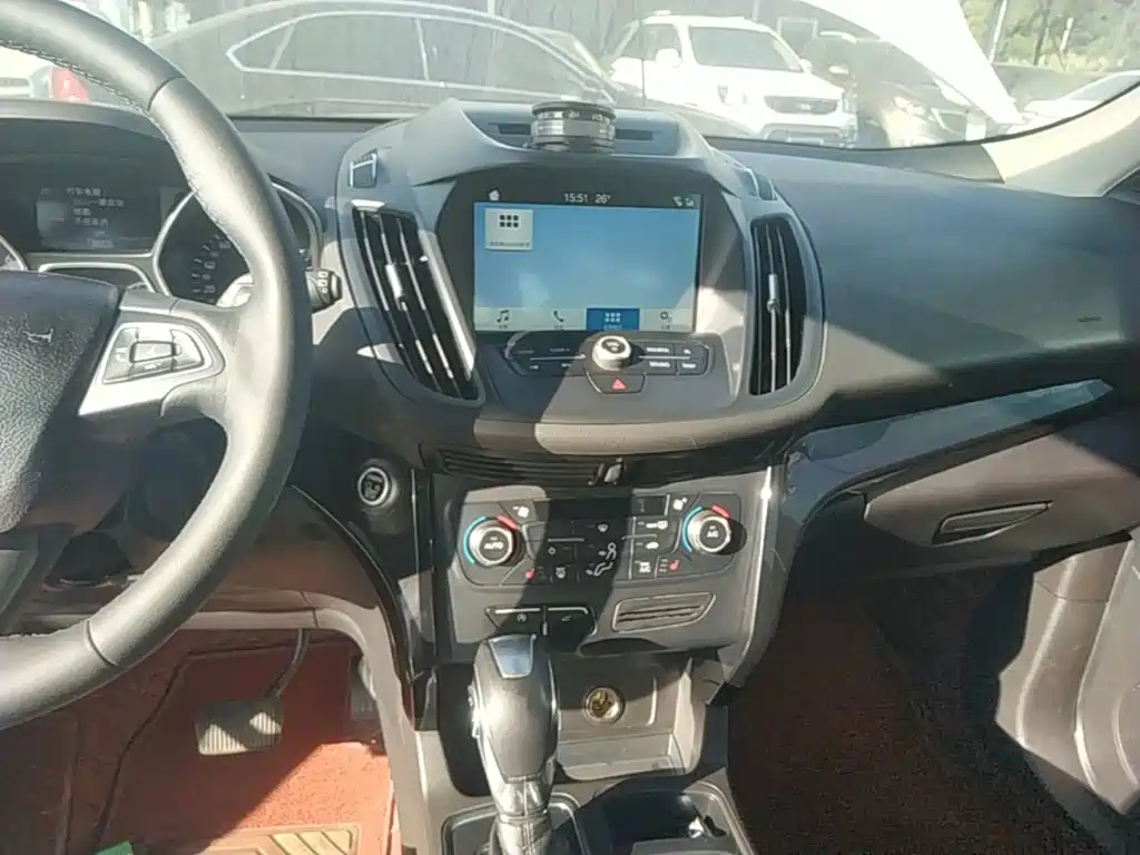 Ford Kuga — миниатюра 13