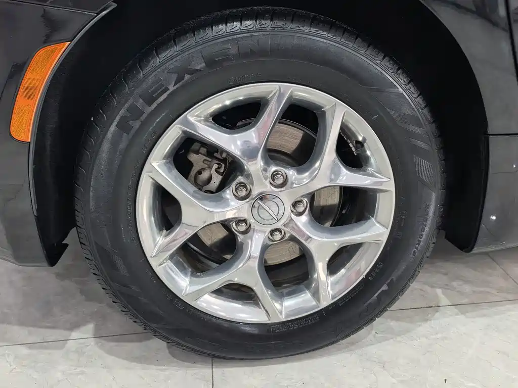 Chrysler Grand Voyager (Import) — миниатюра 10