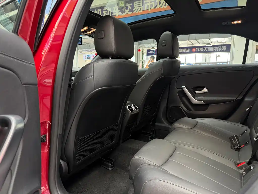 Mercedes-Benz A-Class — миниатюра 7