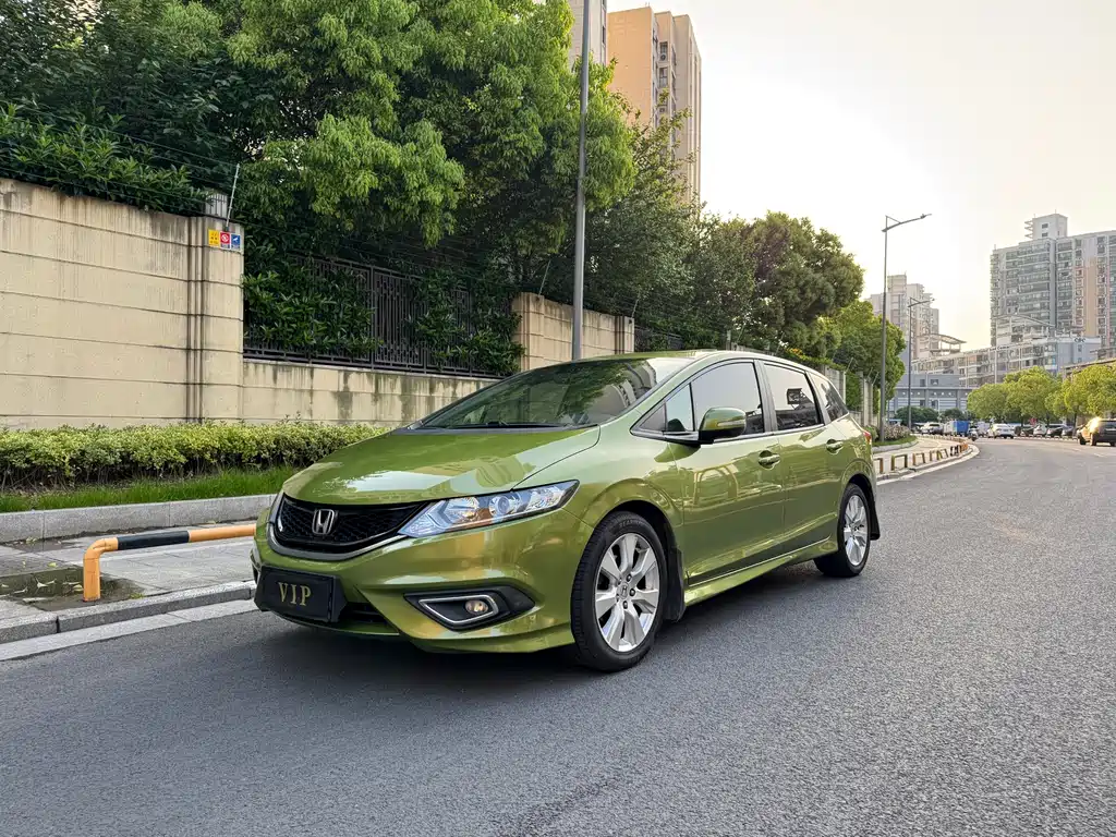 Honda Jade 2015