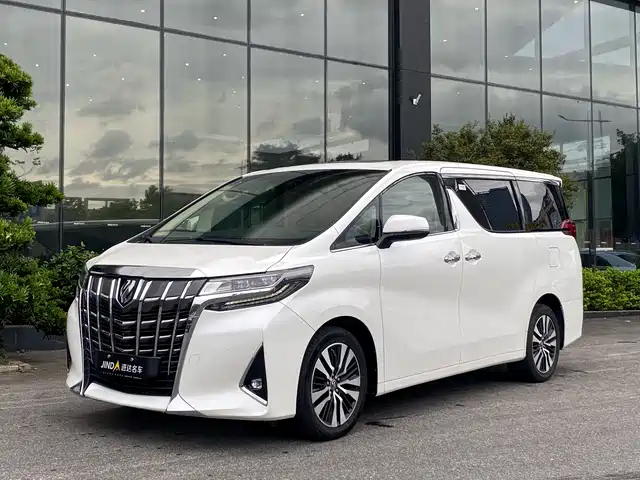 TOYOTA ELFA 2018