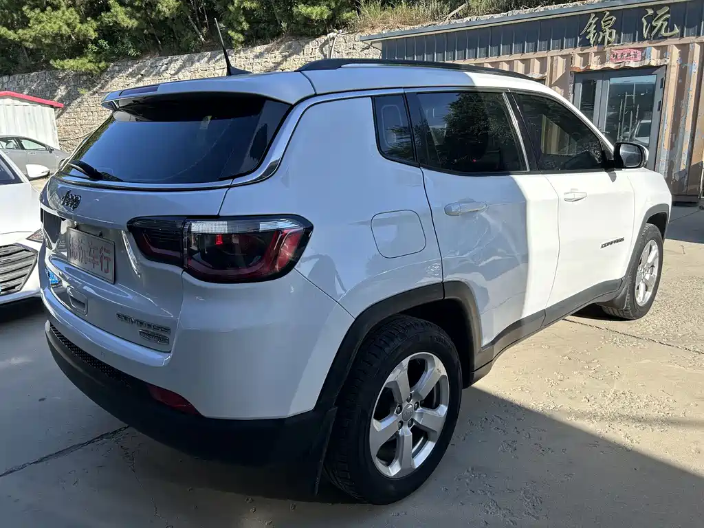 Jeep Compass — миниатюра 7
