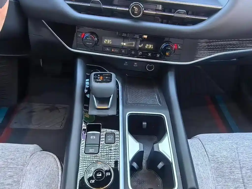 Nissan Teramont — миниатюра 13