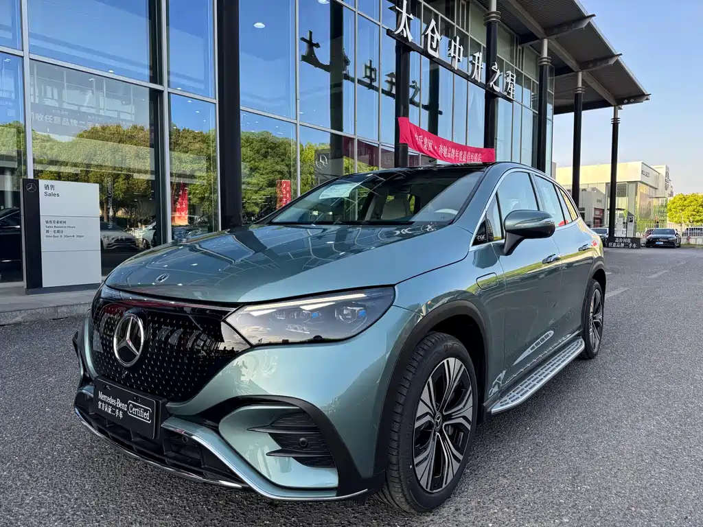 Mercedes-Benz EQE SUV 0