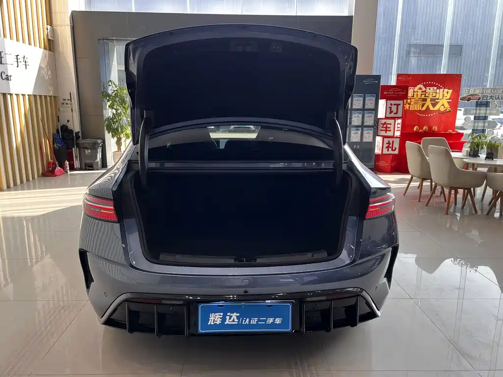 BYD SEAL