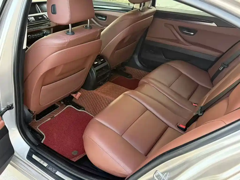 BMW 5 Series — миниатюра 5