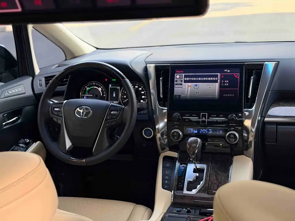 Toyota Vellfire — миниатюра 5