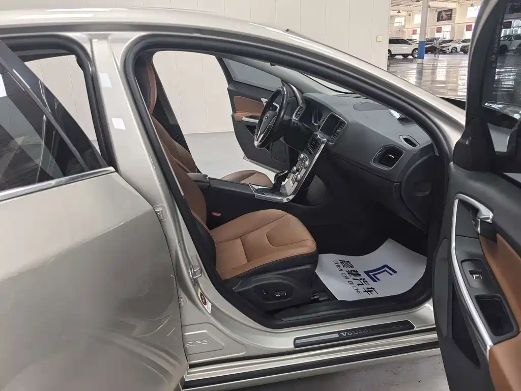 Volvo S60 — миниатюра 12