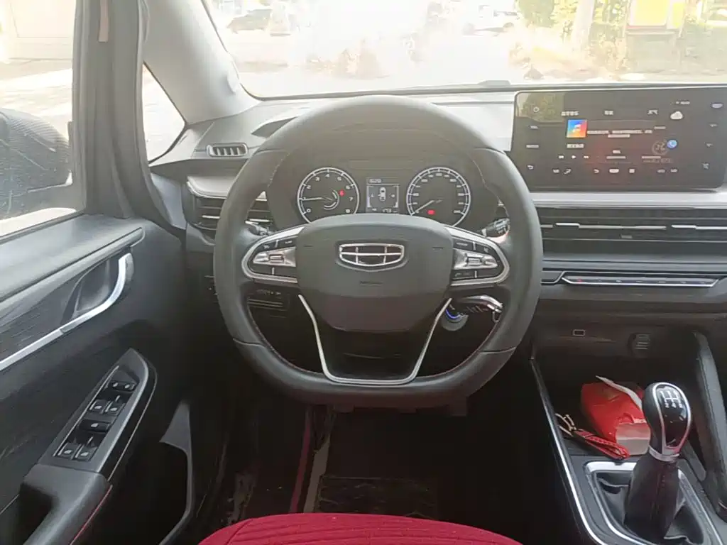 Geely Vision X3 — миниатюра 11