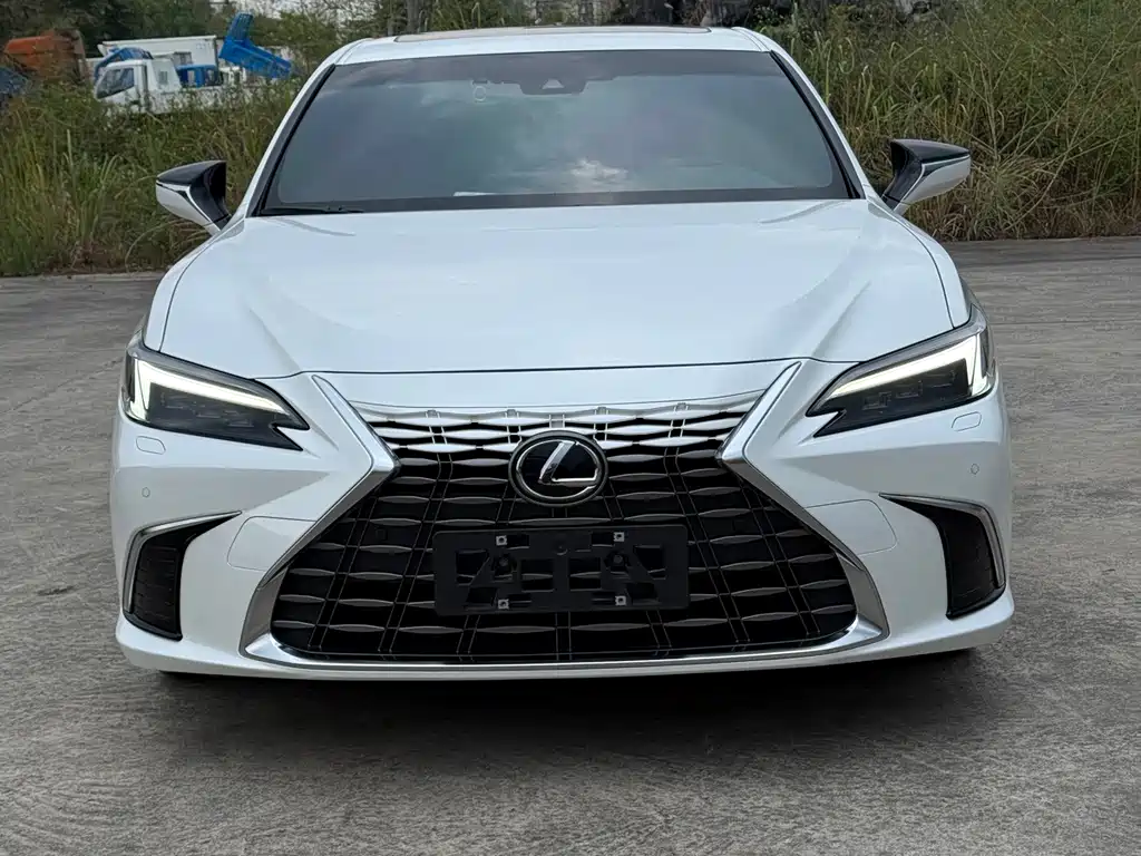 Lexus ES — миниатюра 2