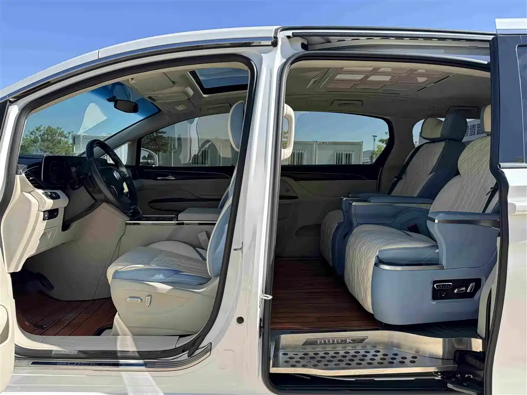 Buick GL8 — миниатюра 8