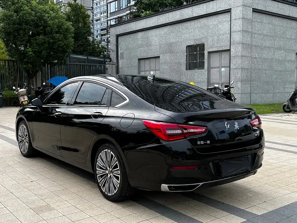 Hongqi Hongqi H5 — миниатюра 13