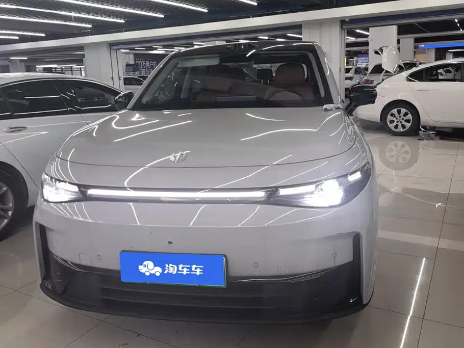 Leapmotor Leapmotor C10 — миниатюра 2