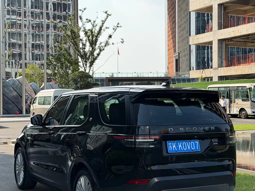 Land Rover Discovery — миниатюра 3